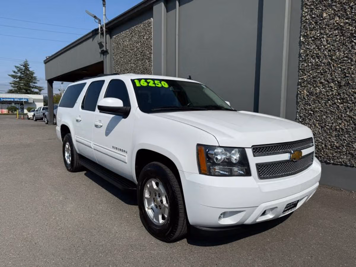 2013 Chevrolet Suburban LT Image 4