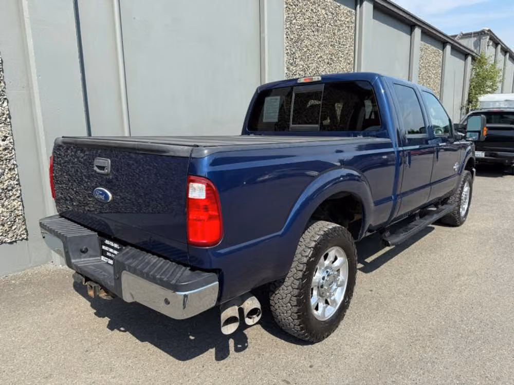 2012 Ford F-350 Super Duty Lariat Crew Cab Image 6
