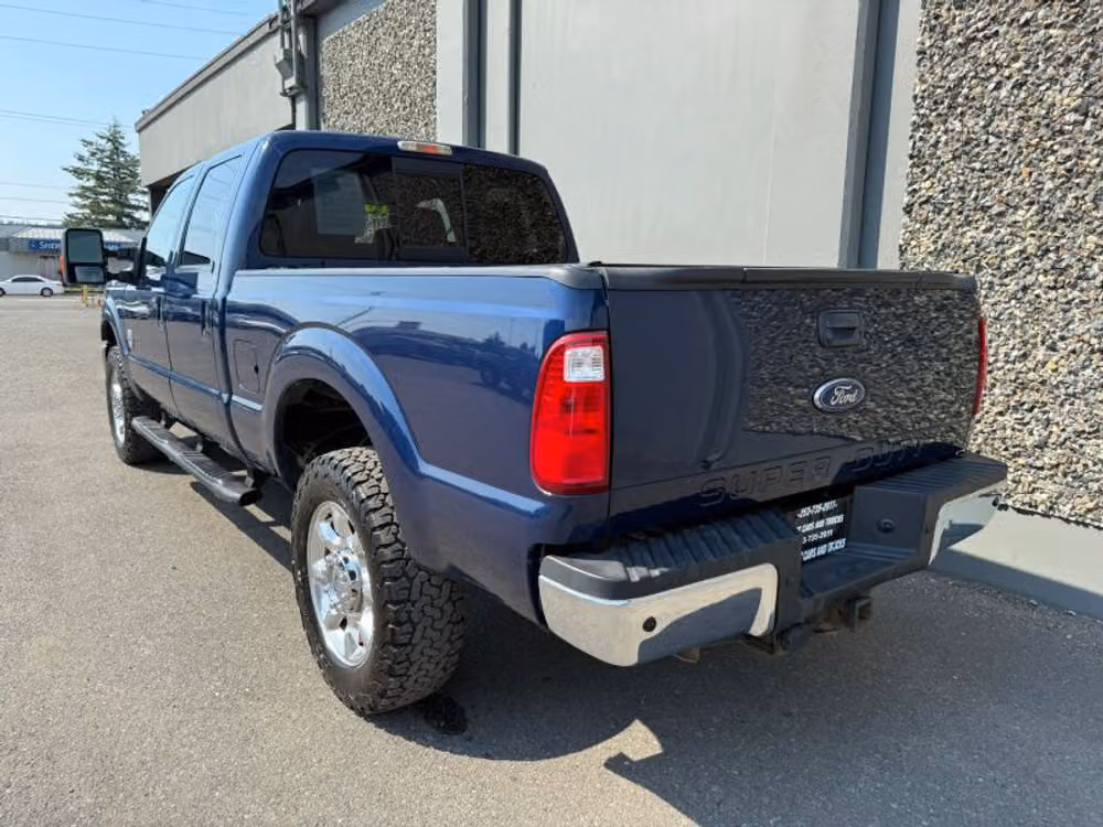 2012 Ford F-350 Super Duty Lariat Crew Cab Image 3