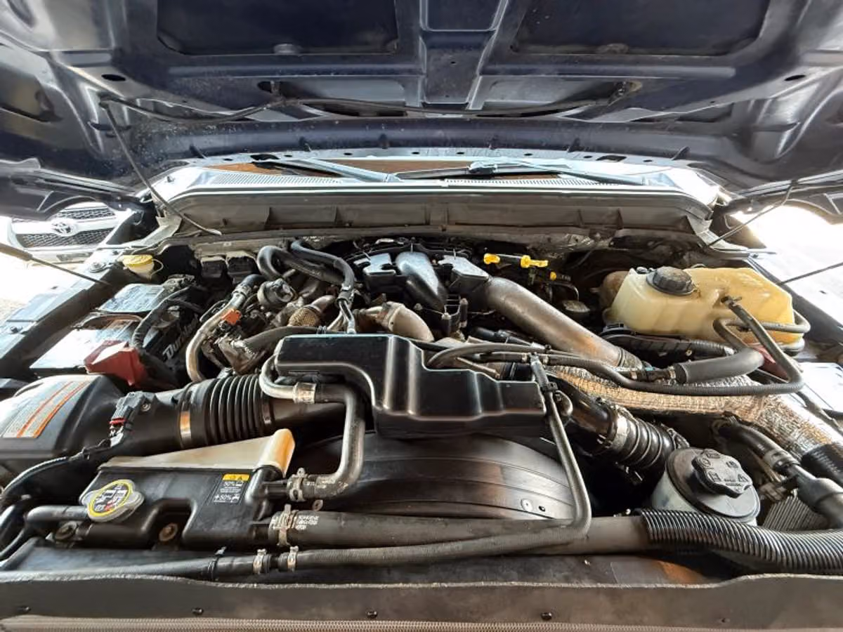 2012 Ford F-350 Super Duty Lariat Crew Cab Image 19