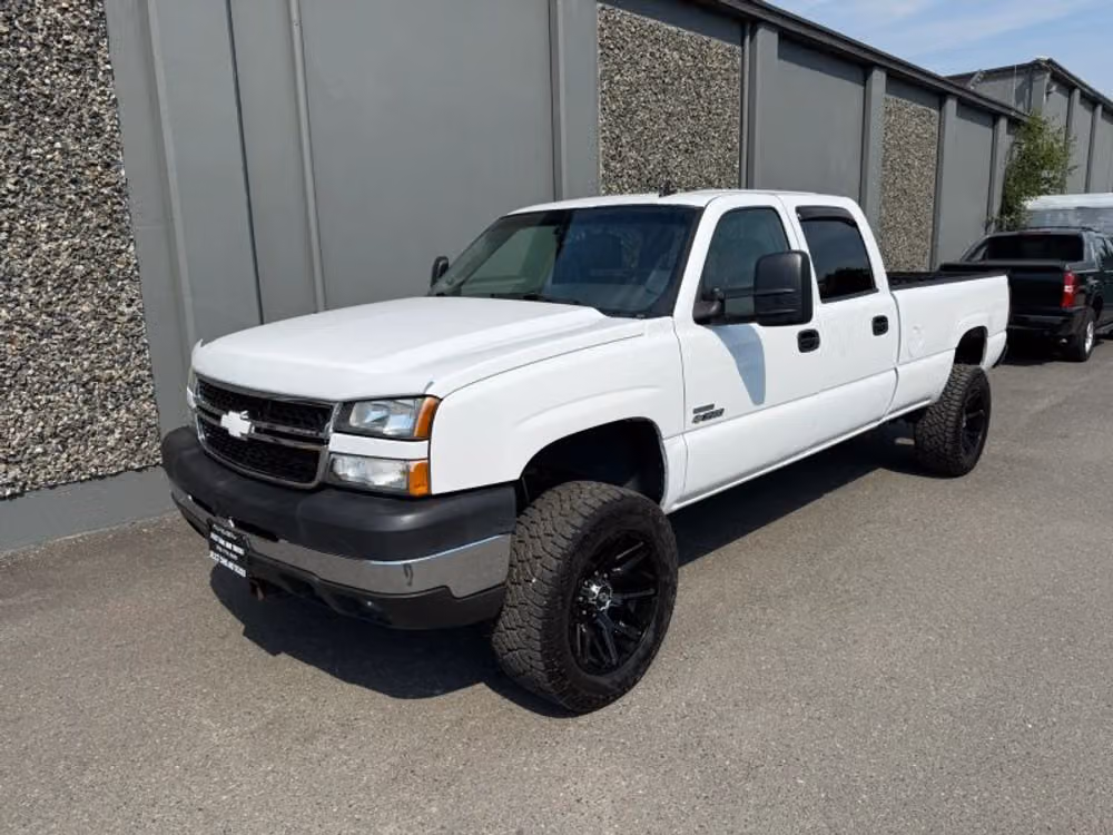 2007 Chevrolet Silverado 3500 Classic LT Pickup 4D 8 ft Crew Cab Image 1