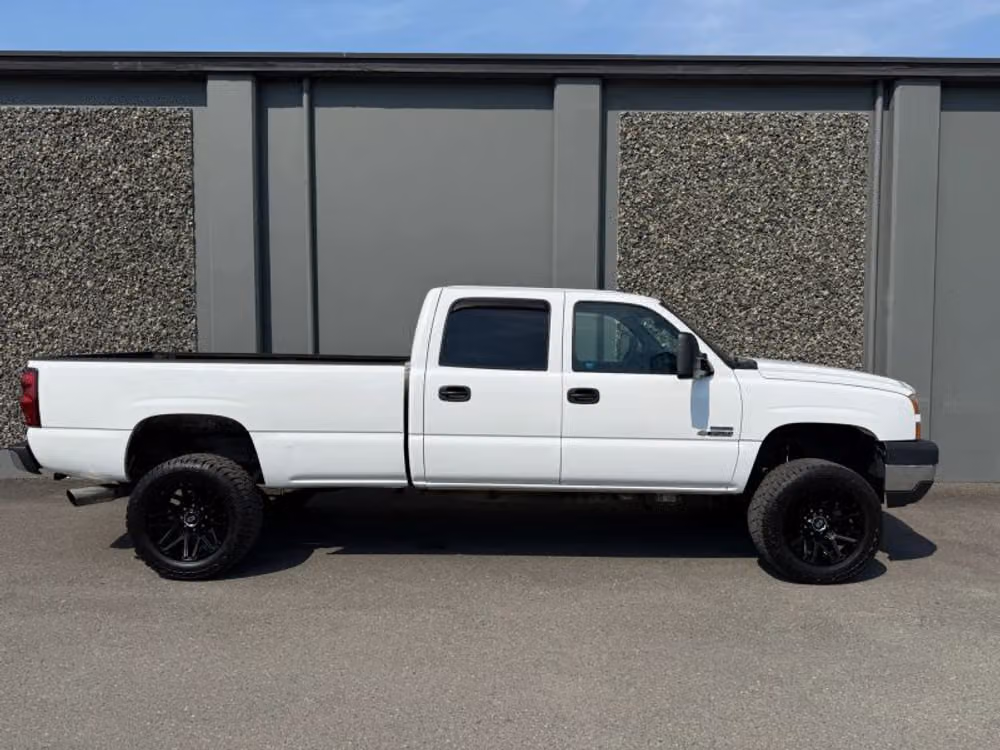 2007 Chevrolet Silverado 3500 Classic LT Pickup 4D 8 ft Crew Cab Image 5