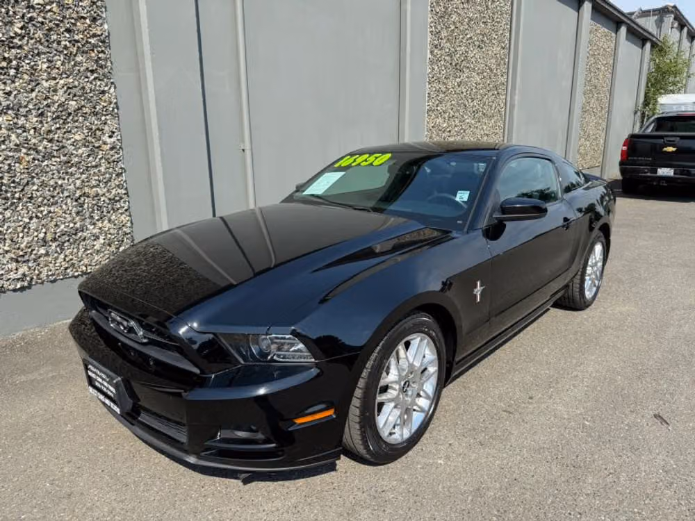 2014 Ford Mustang V6 Premium Image 1