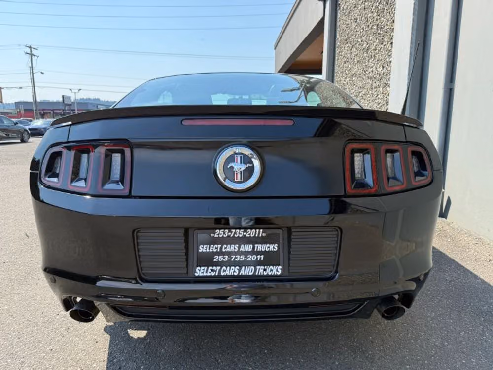 2014 Ford Mustang V6 Premium Image 8