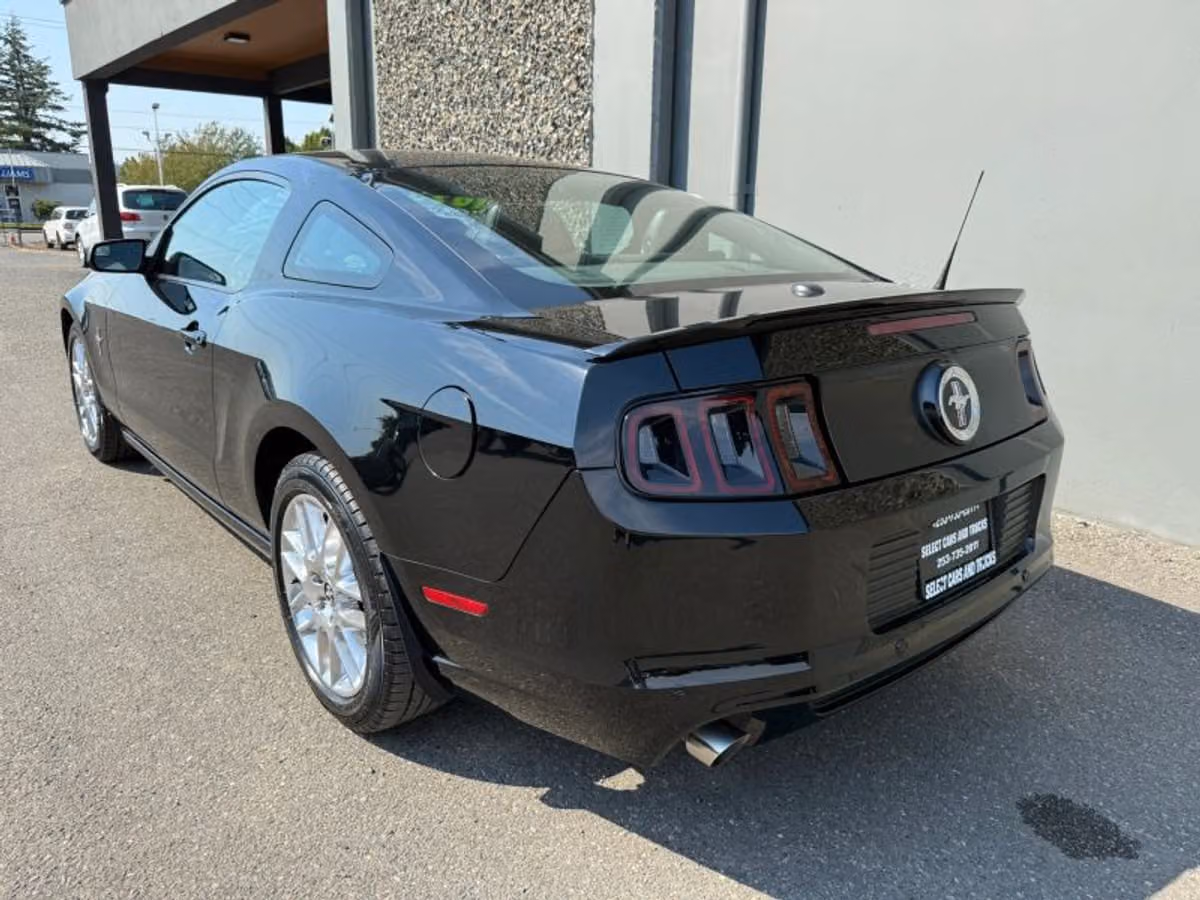 2014 Ford Mustang V6 Premium Image 3