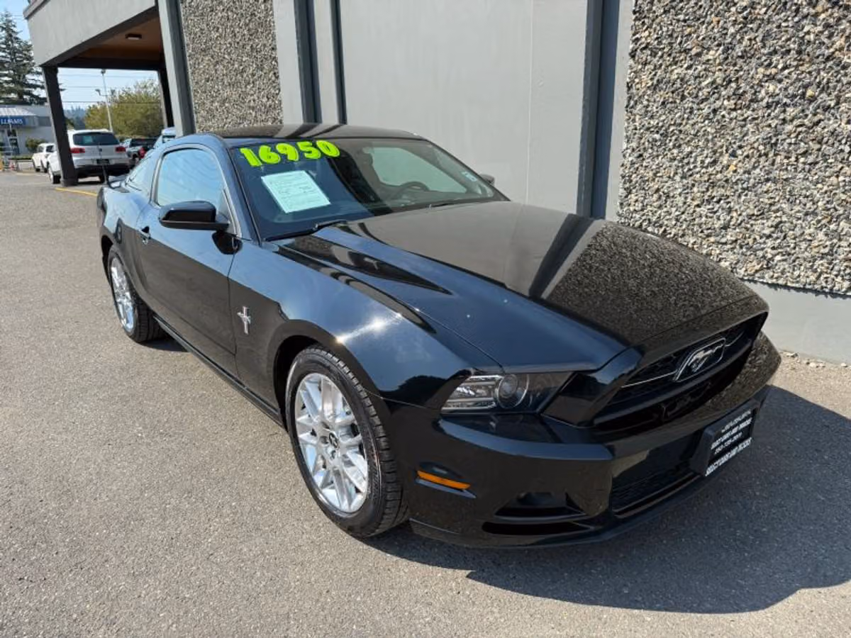 2014 Ford Mustang V6 Premium Image 4