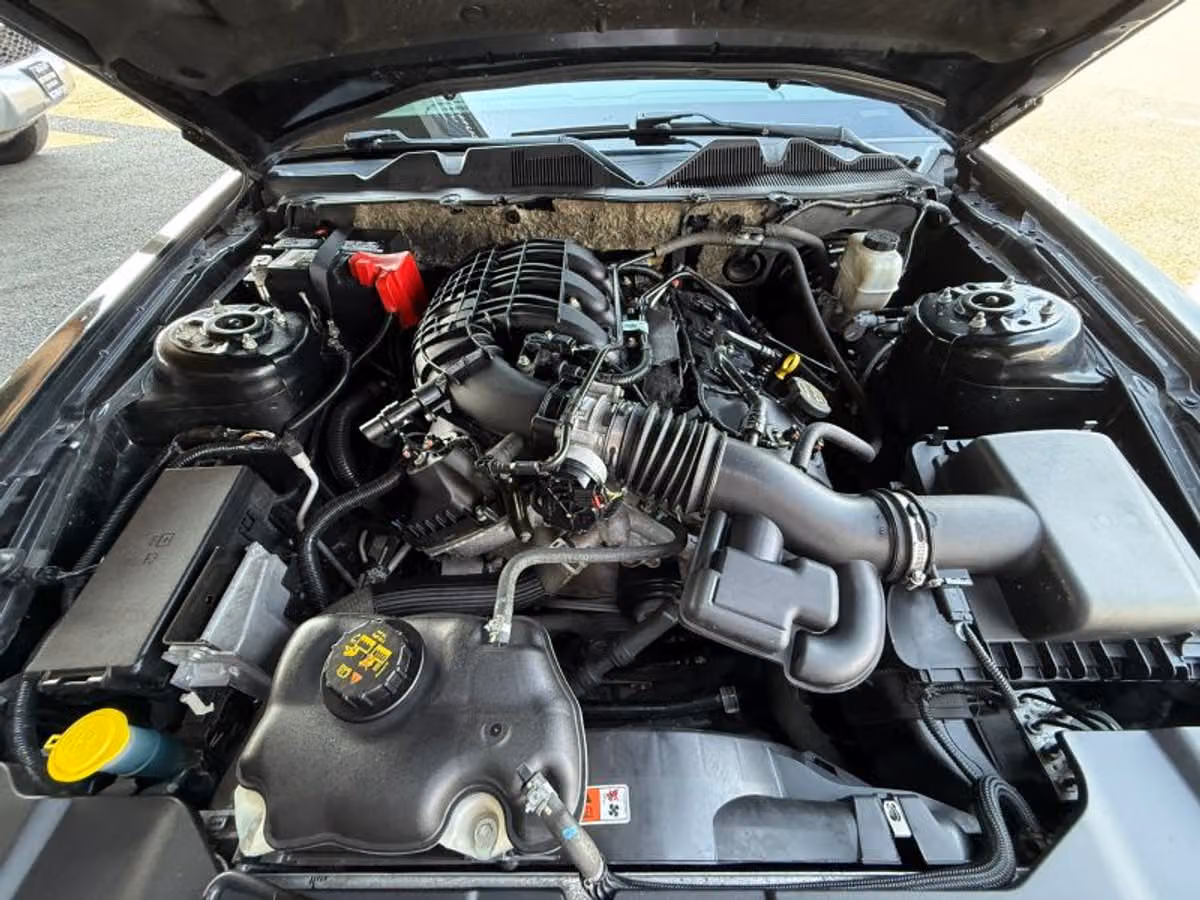 2014 Ford Mustang V6 Premium Image 17