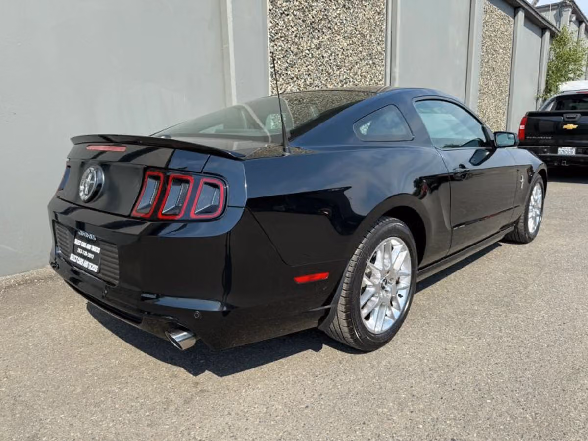 2014 Ford Mustang V6 Premium Image 6