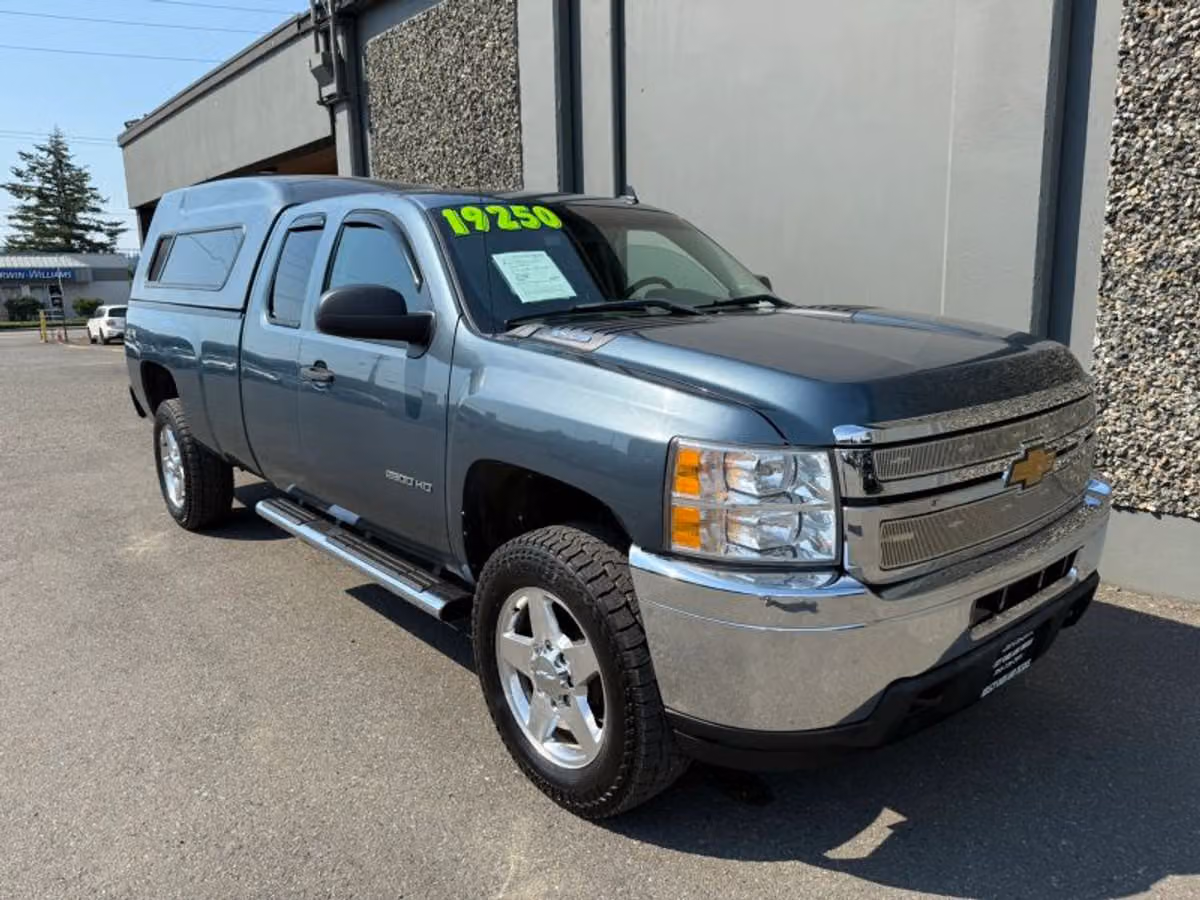 2013 Chevrolet Silverado 2500HD Work Truck Pickup 4D 8 ft Extended Cab Image 4