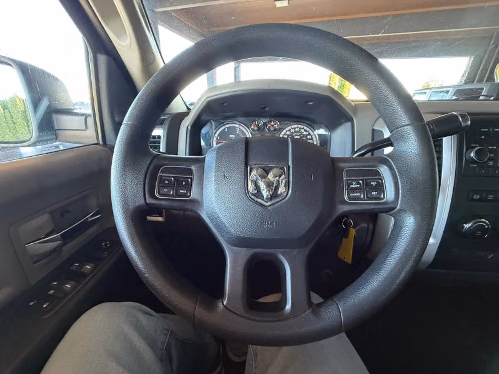 2012 Ram 2500 SLT Crew Cab Image 9
