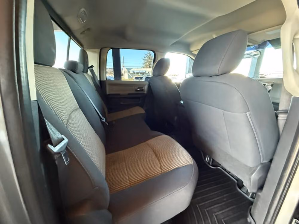 2012 Ram 2500 SLT Crew Cab Image 16