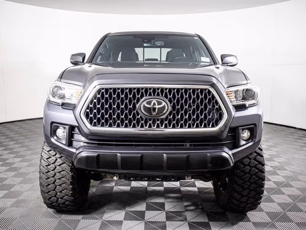2018 Toyota Tacoma TRD Off-Road Double Cab Image 9