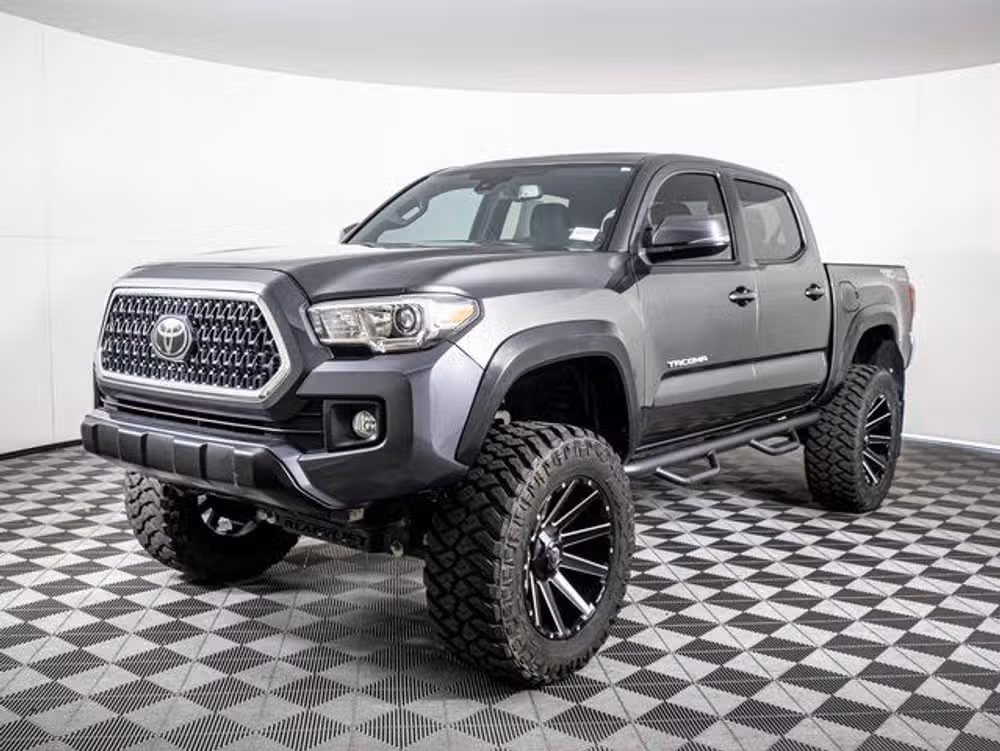 2018 Toyota Tacoma TRD Off-Road Double Cab Image 8