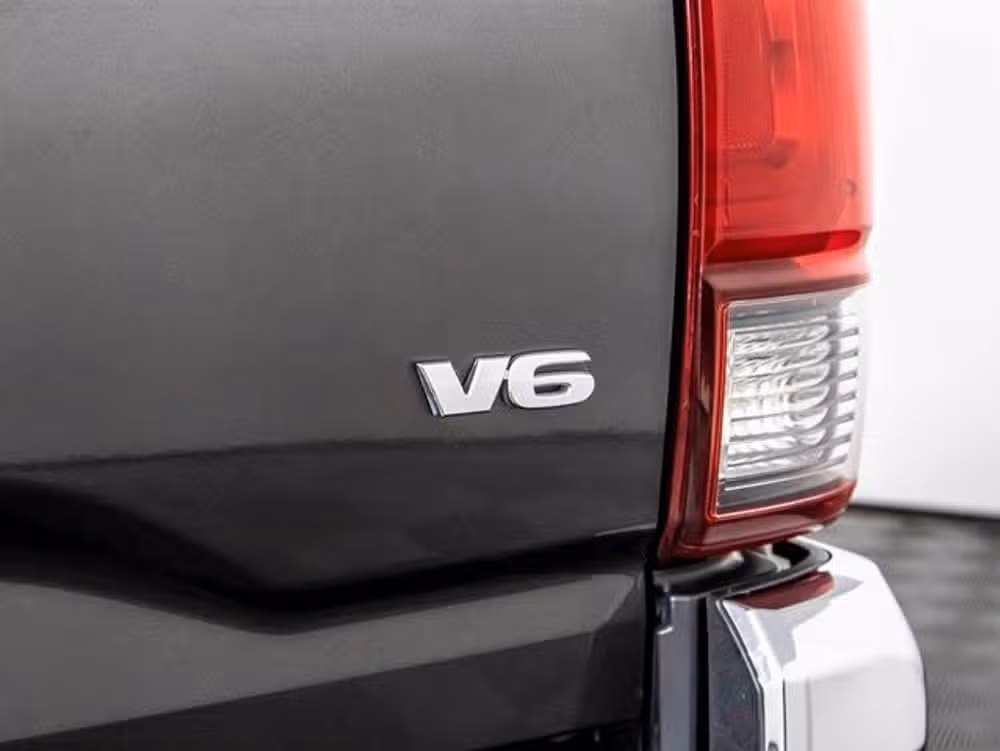 2018 Toyota Tacoma TRD Off-Road Double Cab Image 16