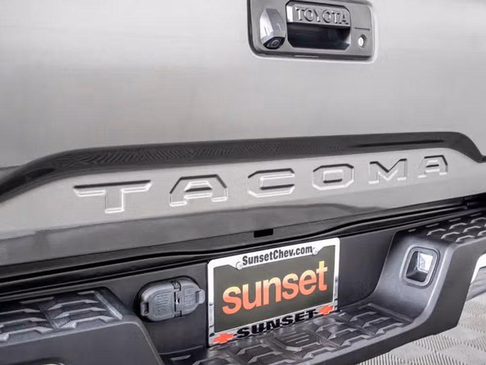 2018 Toyota Tacoma TRD Off-Road Double Cab Image 15