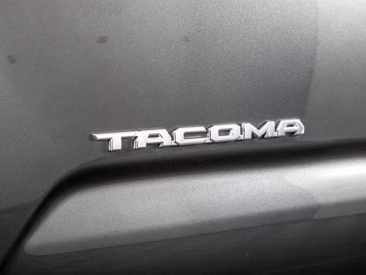 2018 Toyota Tacoma TRD Off-Road Double Cab Image 12