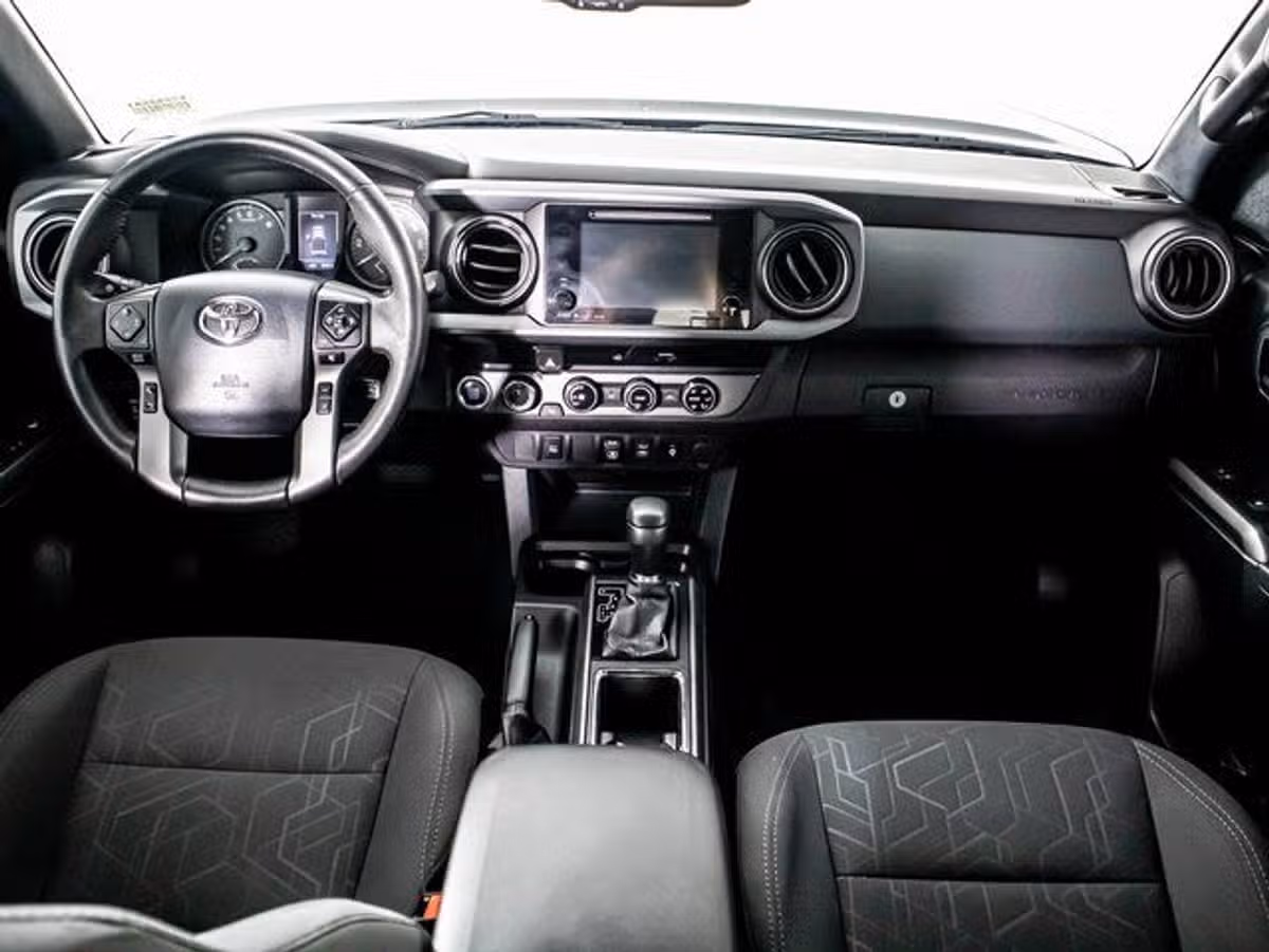 2018 Toyota Tacoma TRD Off-Road Double Cab Image 5