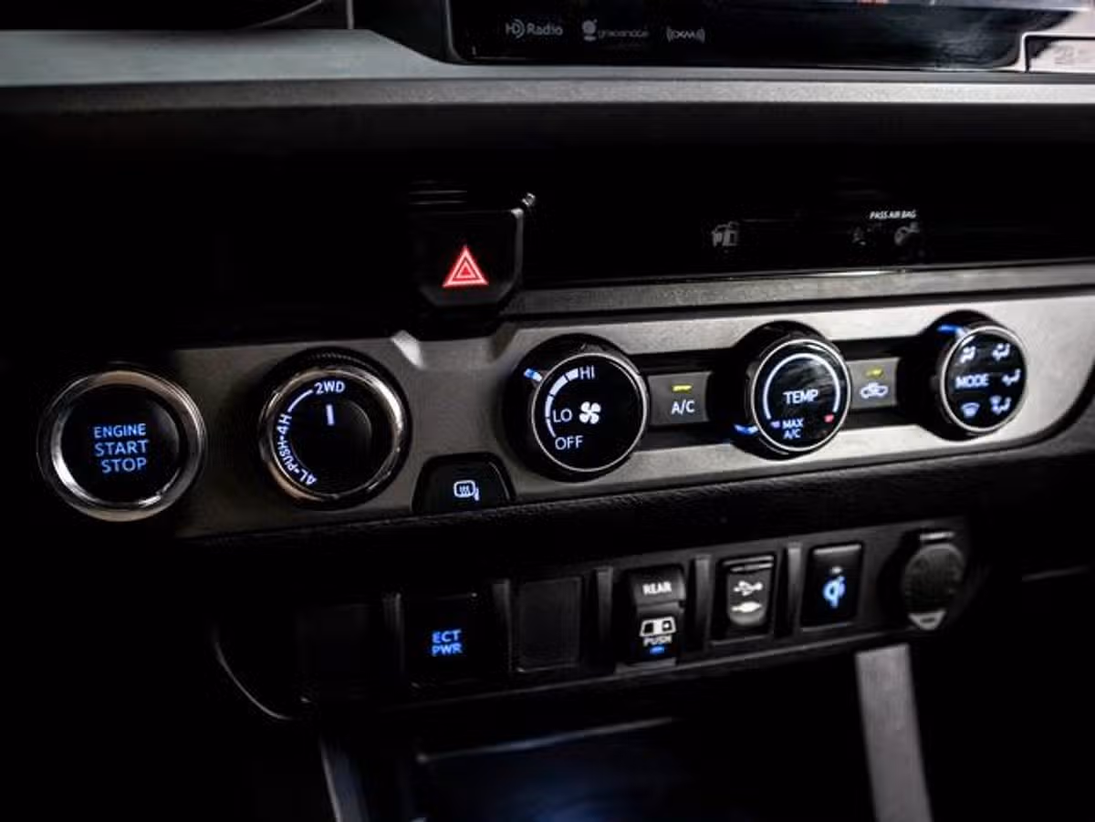 2018 Toyota Tacoma TRD Off-Road Double Cab Image 25