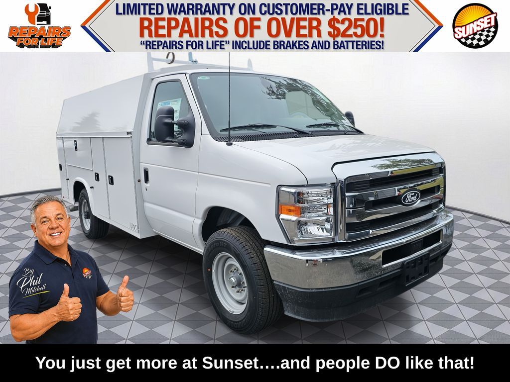 2026 Ford E-Series Cutaway Base