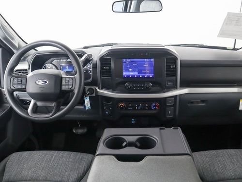 2022 Ford F-150 XLT SuperCrew Lower Image 3