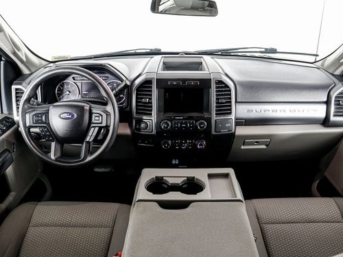 2018 Ford F-350 Super Duty XLT Crew Cab Lower Image 3
