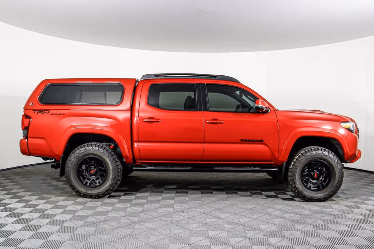 2022 Toyota Tacoma TRD Sport Double Cab Image 2
