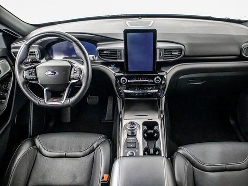 2022 Ford Explorer ST Lower Image 3