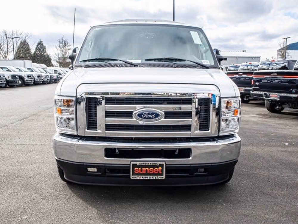 2025 Ford E-Series Base Commercial/Cutaway/Chassis Image 7