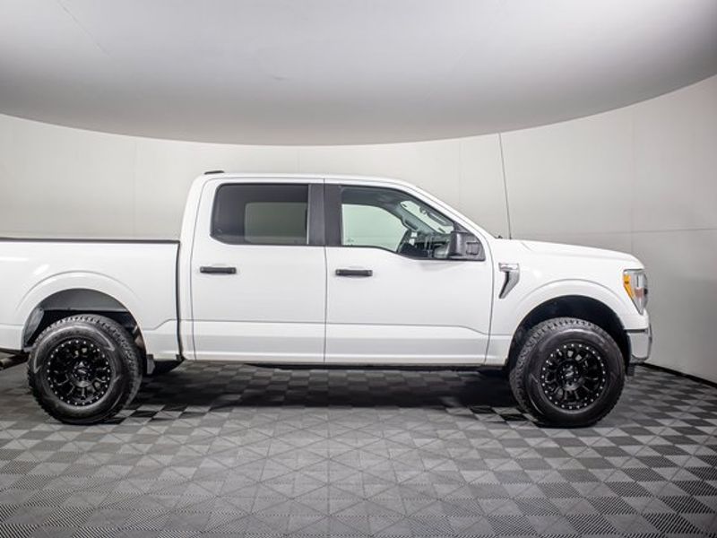 2021 Ford F-150 XLT SuperCrew Upper Image 2