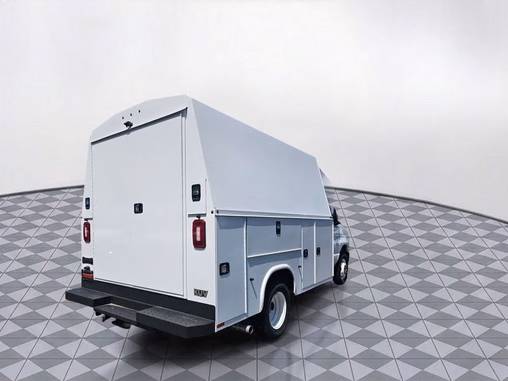 2024 Ford E-Series Base Commercial/Cutaway/Chassis Image 7