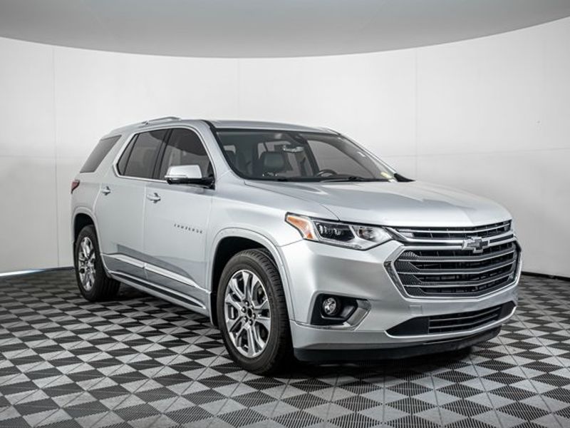 2019 Chevrolet Traverse Premier Upper Image 1