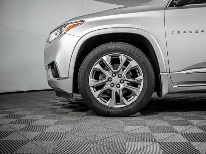 2019 Chevrolet Traverse Premier Upper Image 2