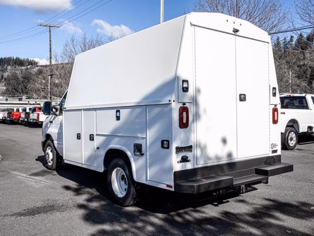 2024 Ford E-Series Base Commercial/Cutaway/Chassis Image 5