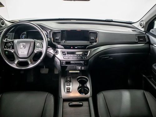 2021 Honda Pilot SE Lower Image 3