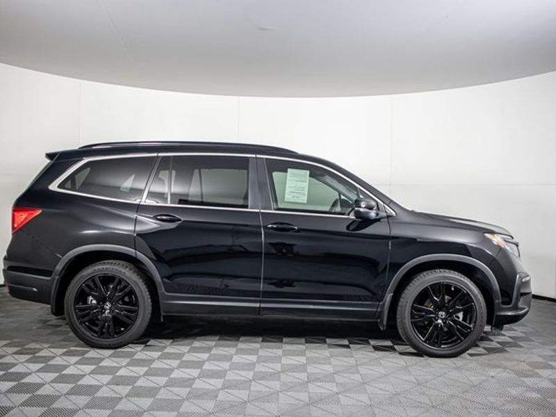 2021 Honda Pilot SE Upper Image 2