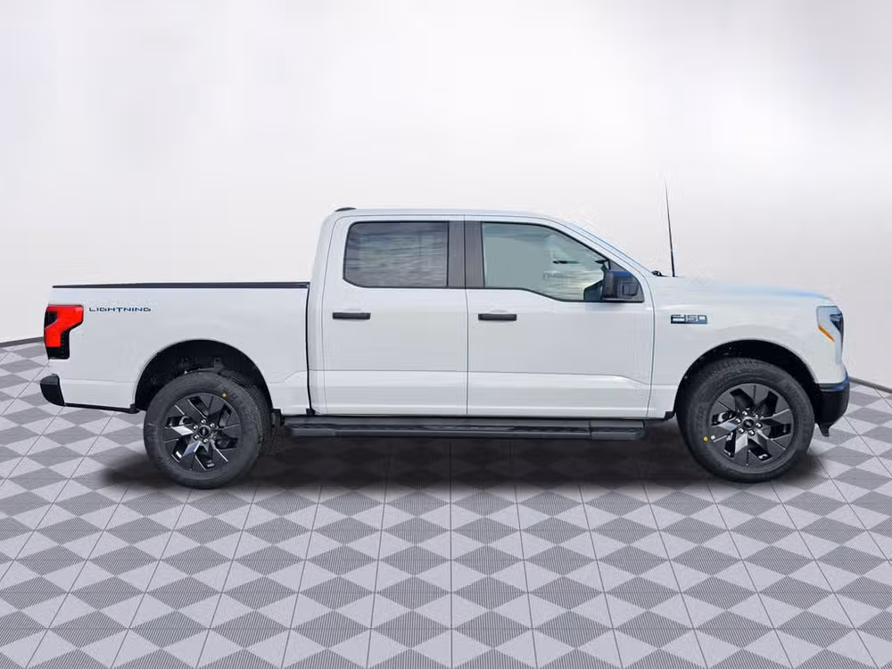 2024 Ford F-150 Lightning Pro SuperCrew Image 9