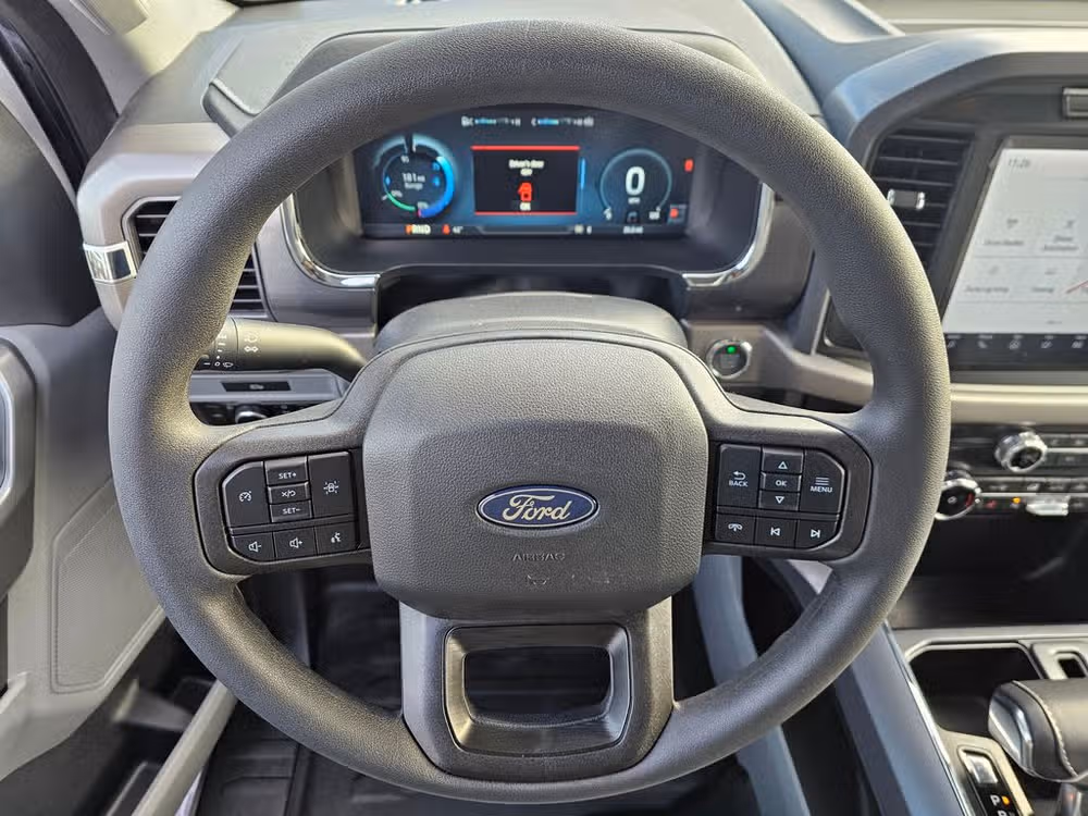 2024 Ford F-150 Lightning Pro SuperCrew Image 25
