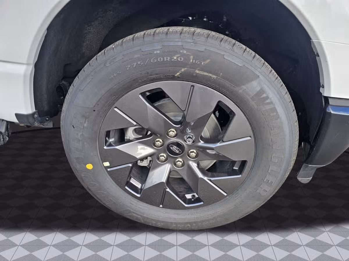 2024 Ford F-150 Lightning Pro SuperCrew Image 10