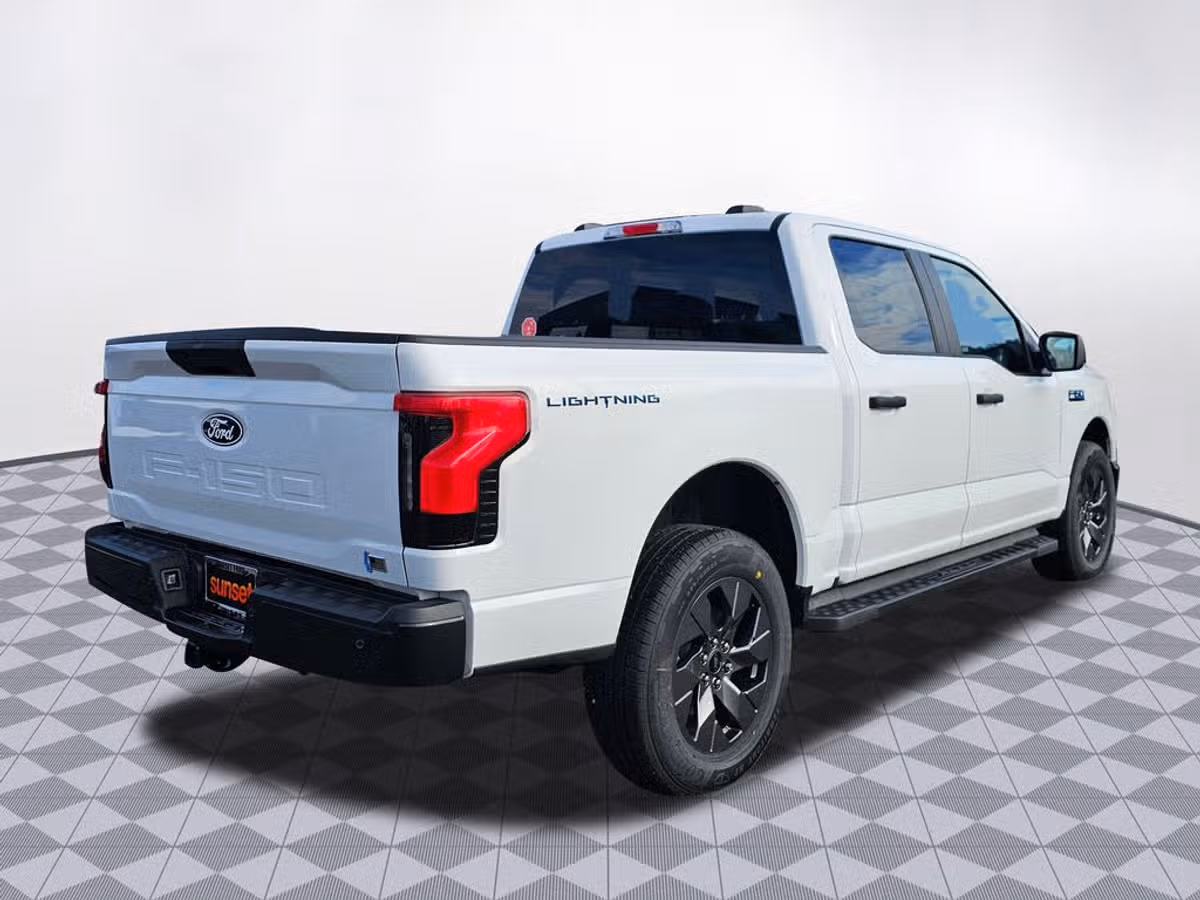 2024 Ford F-150 Lightning Pro SuperCrew Image 8