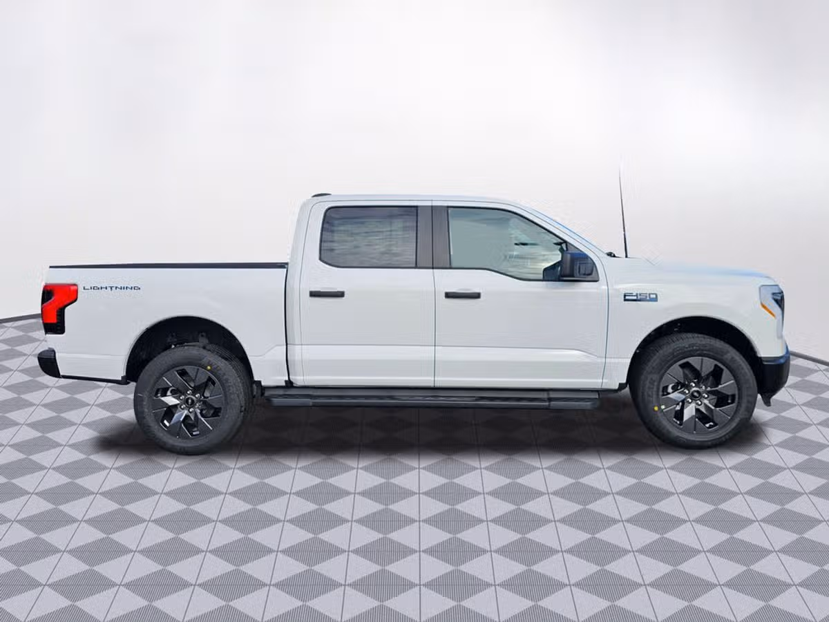 2024 Ford F-150 Lightning Pro SuperCrew Image 9