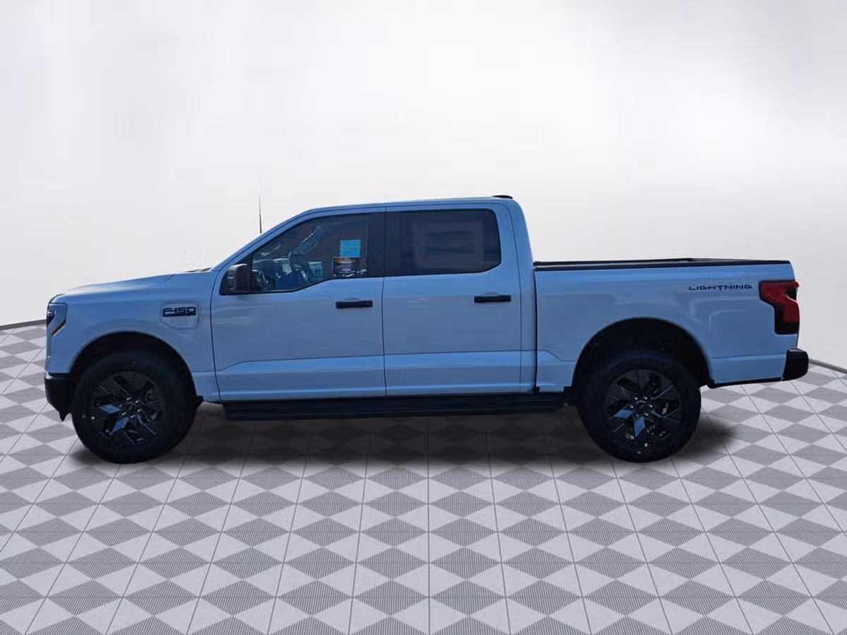 2024 Ford F-150 Lightning Pro SuperCrew Image 5