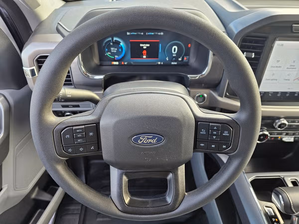 2024 Ford F-150 Lightning Pro SuperCrew Image 25