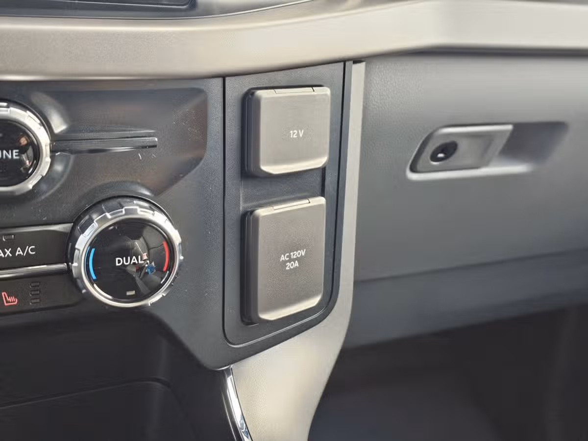 2024 Ford F-150 Lightning Pro SuperCrew Image 32