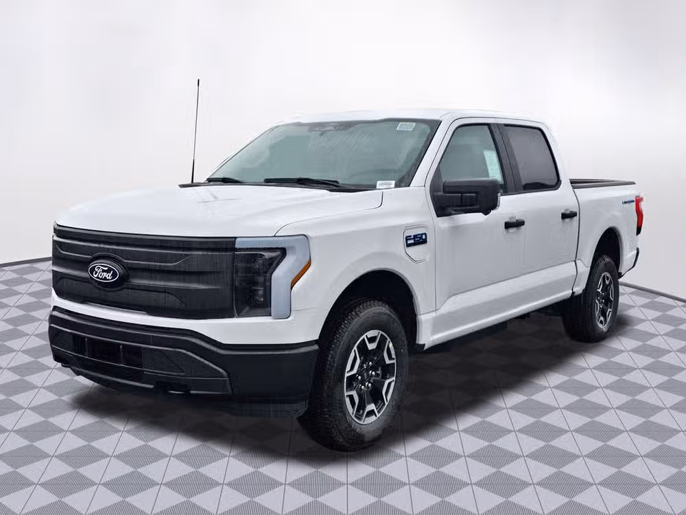 2024 Ford F-150 Lightning Pro SuperCrew Image 4