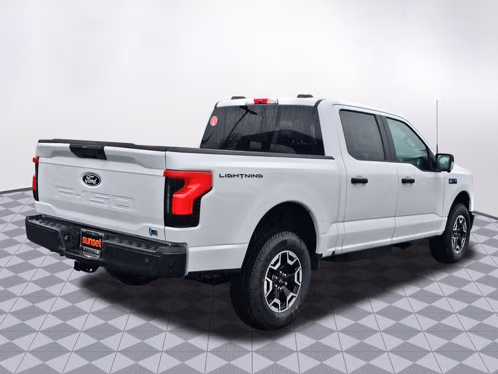 2024 Ford F-150 Lightning Pro SuperCrew Image 8