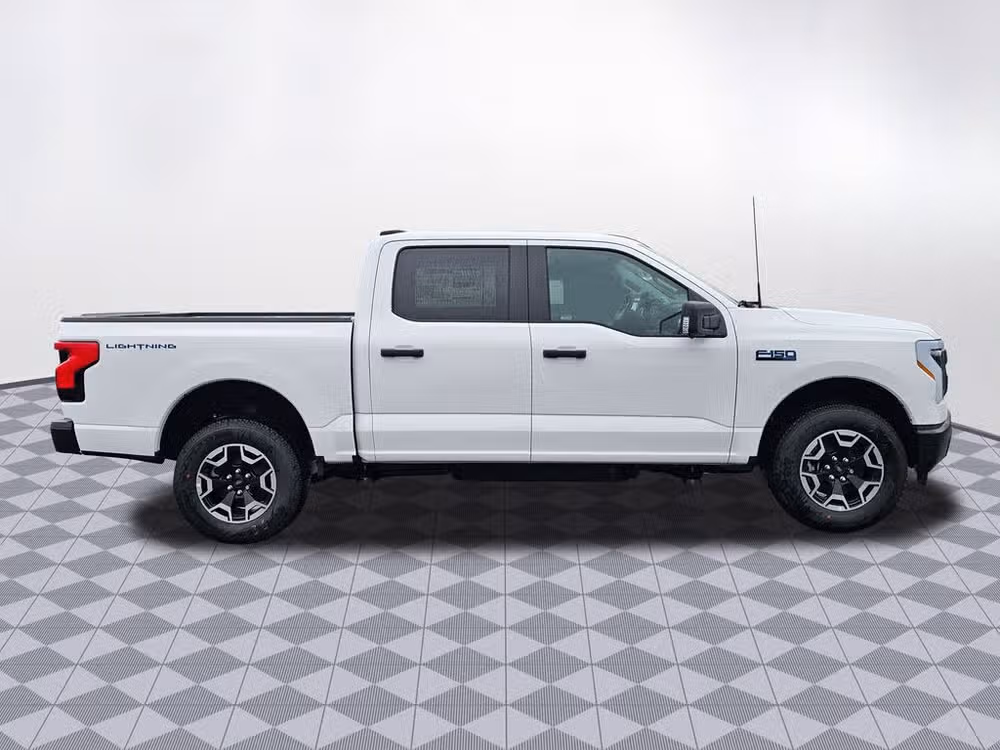 2024 Ford F-150 Lightning Pro SuperCrew Image 9