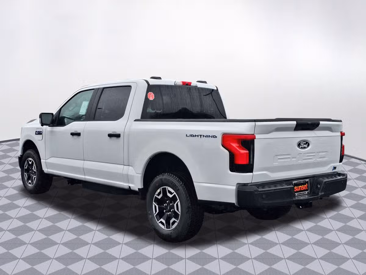 2024 Ford F-150 Lightning Pro SuperCrew Image 6
