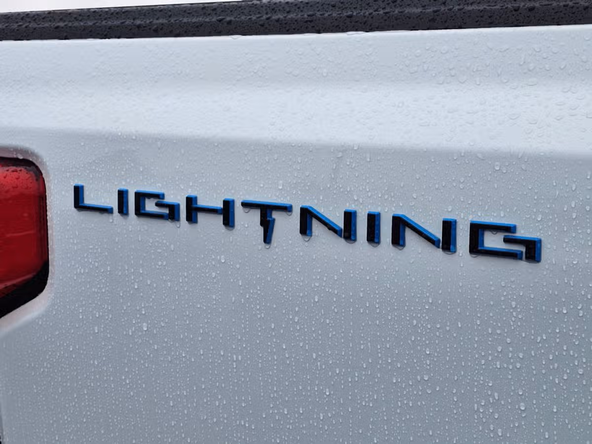 2024 Ford F-150 Lightning Pro SuperCrew Image 13