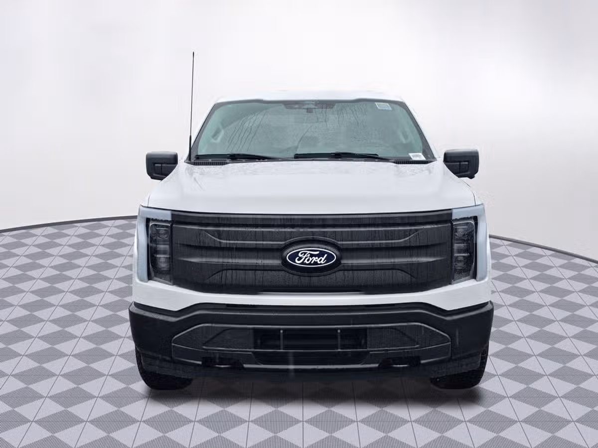 2024 Ford F-150 Lightning Pro SuperCrew Image 3