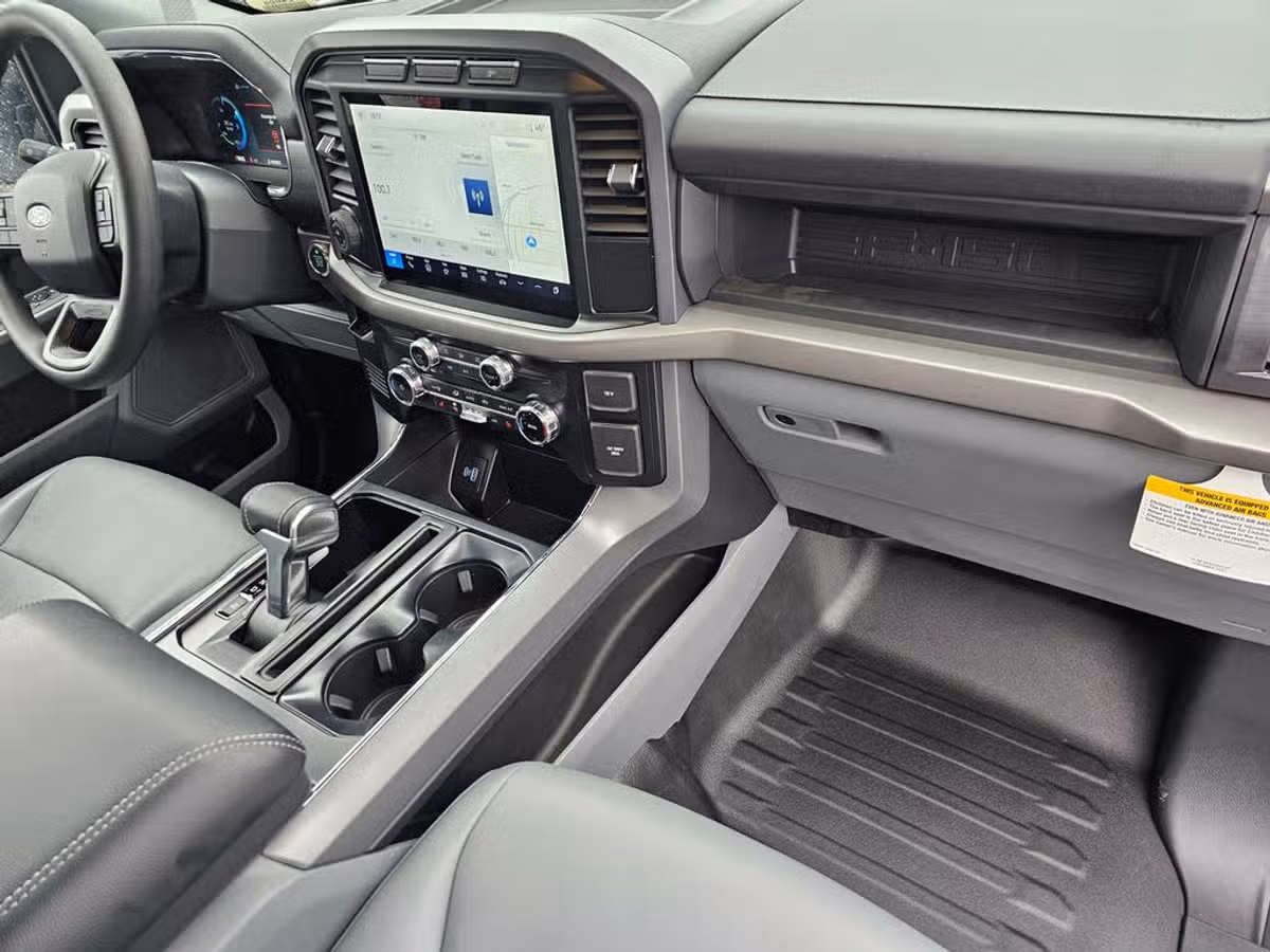 2024 Ford F-150 Lightning Pro SuperCrew Image 11